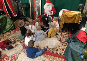 Pszczółki w krainie św. Mikołaja.