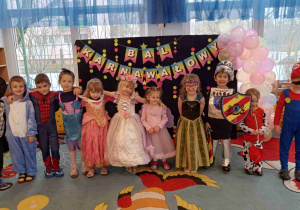 Tak oto Biedronki prezentują się w przebraniach.