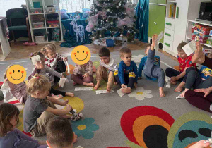 Dzieci chętnie wykonują wszystkie ćwiczenia.