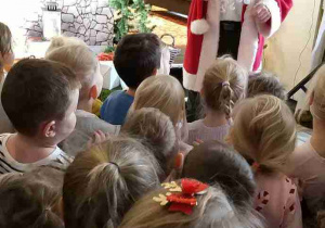 Zabawy ruchowe ze św. Mikołajem... Dlaczego nie?